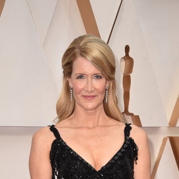 Laura Dern a reçu l'Oscar de la meilleure actrice dans un second rôle pour Marriage Story le 9 février 2020 lors de la 92e cérémonie des Oscars à Los Angeles.