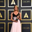 Laura Dern a reçu l'Oscar de la meilleure actrice dans un second rôle pour Marriage Story le 9 février 2020 lors de la 92e cérémonie des Oscars à Los Angeles.