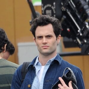 Exclusif - Penn Badgley sur le tournage de la saison You à Los Angeles, le 1er mars 2019  For germany call for price Exclusive - Penn Badgley spotted filming the second season of his hit show 'You' in Los Angeles. The 32 year old actor was dressed in a blue denim jacket, matching shirt, blue trousers, and brown boots. 1st mars 201901/03/2019 - Los Angeles