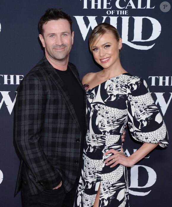 Adam Fergus et Hayley Erin à la première du film "The Call of the Wild" à Los Angeles, le 13 février 2020.