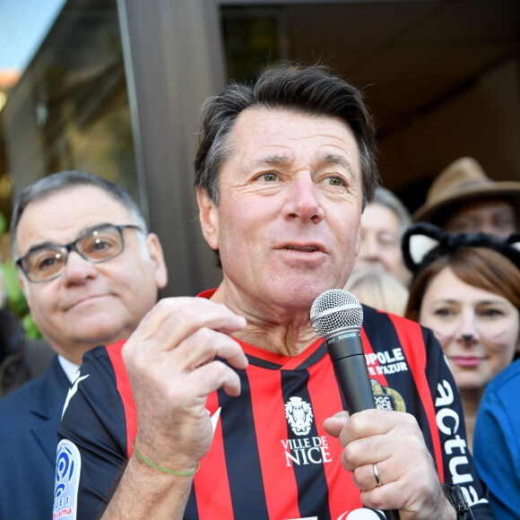 Christian Estrosi, le maire de Nice et sa femme Laura Tenoudji participent au jogging du Carnaval de Nice sur la promenade des Anglais à Nice, le 15 février 2020. Tous les participants sont déguisés. © Bruno Bebert / Bestimage