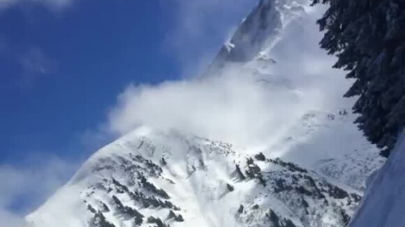 Clotilde Courau sans filtre lors d'une randonnée en montagne dans les Alpes suisses, vidéo issue de sa story Instagram du 18 février 2020.