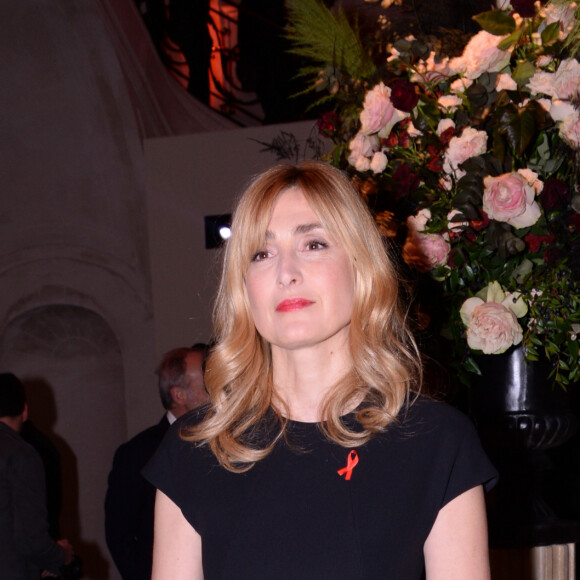 Julie Gayet lors de la soirée de gala de la 18ème édition du "Dîner de la mode du Sidaction" au Pavillon Cambon Capucines - Potel et Chabot à Paris, France, le 23 janvier 2020. © Rachid Bellak/Bestimage