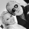 Pamela Anderson et son mari Jon Peters. Première photo des jeunes mariés postée le 25 janvier 2020.