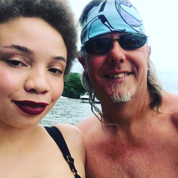 Mikaela Spielberg et son fiancé Chuck Pankow sur Instagram, le 29 mai 2019.