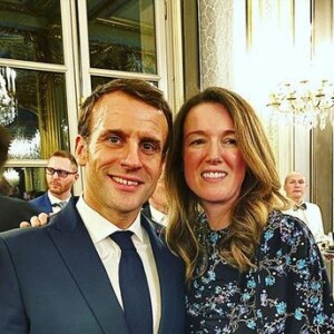 Le président Emmanuel Macron et Clare Waight Keller (Givenchy) lors du dîner offert par le président de la République et madame Brigitte Macron en l'honneur de la création et à l'occasion de la semaine de la mode, au palais de l'Élysée. Paris, le 24 février 2020.