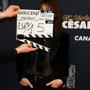 Charlotte Gainsbourg - Tournage de la série " Dix Pour Cent " lors de la 45ème cérémonie des César à la salle Pleyel à Paris, le 28 février 2020. © Dominique Jacovides/Olivier Borde/Bestimage