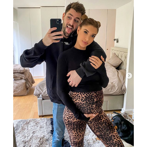 Mélanie Dedigama (Secret Story), enceinte de 5 mois, pose avec son chéri Vincent - Instagram, 1er mars 2020