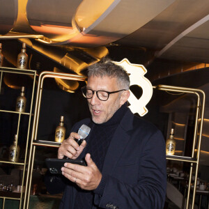 Vincent Cassel lors de la remise de la médaille d'Officier des Arts et des Lettres au rappeur O.Puccino par l'acteur, réalisateur et producteur V.Cassel à l'hôtel du Collectionneur à Paris, France, le 2 mars 2020. © Jack Tribeca/Bestimage