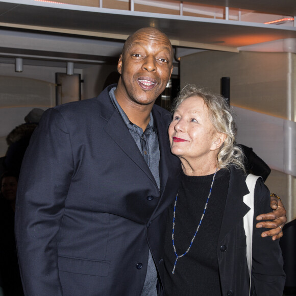 Le rappeur Oxmo Puccino (Abdoulaye Diarra) et Agnès b. lors de la remise de la médaille d'Officier des Arts et des Lettres au rappeur O.Puccino par l'acteur, réalisateur et producteur V.Cassel à l'hôtel du Collectionneur à Paris, France, le 2 mars 2020. © Jack Tribeca/Bestimage 