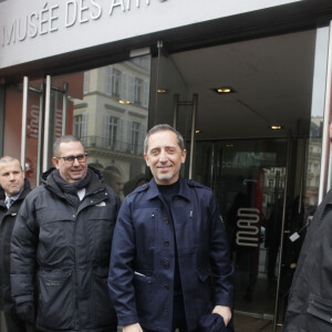 Gad Elmaleh se rend au défilé Giambattista Valli au musée des Arts décoratifs à Paris le 2 mars 2020. © Veeren Ramsamy-Christophe Clovis/Bestimage