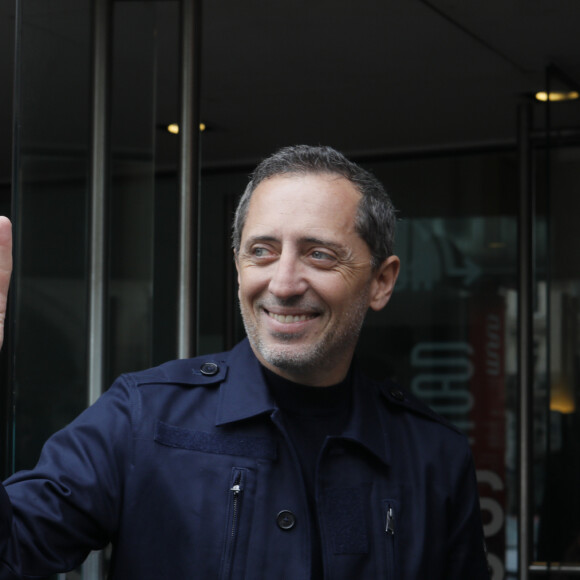 Gad Elmaleh se rend au défilé Giambattista Valli au musée des Arts décoratifs à Paris le 2 mars 2020. © Veeren Ramsamy-Christophe Clovis/Bestimage