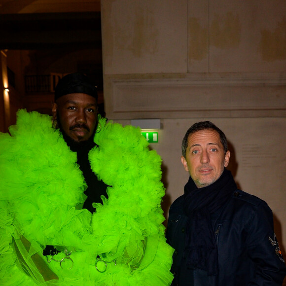 Kiddy Smile et Gad Elmaleh assistent au défilé Giambattista Valli, collection prêt-à-porter automne-hiver 2020-2021 au Musée des Arts Décoratifs. Paris, le 2 mars 2020. © Veeren Ramsamy-Christophe Clovis / Bestimage