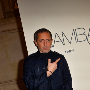 Gad Elmaleh assiste au défilé Giambattista Valli, collection prêt-à-porter automne-hiver 2020-2021 au Musée des Arts Décoratifs. Paris, le 2 mars 2020. © Veeren Ramsamy-Christophe Clovis / Bestimage