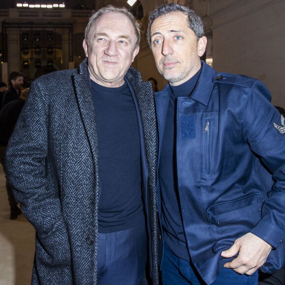 François-Henri Pinault et Gad Elmaleh assistent au défilé Giambattista Valli, collection prêt-à-porter Automne/Hiver 2020-2021 lors de la Fashion Week à Paris, le 2 mars 2020. © Olivier Borde / Bestimage