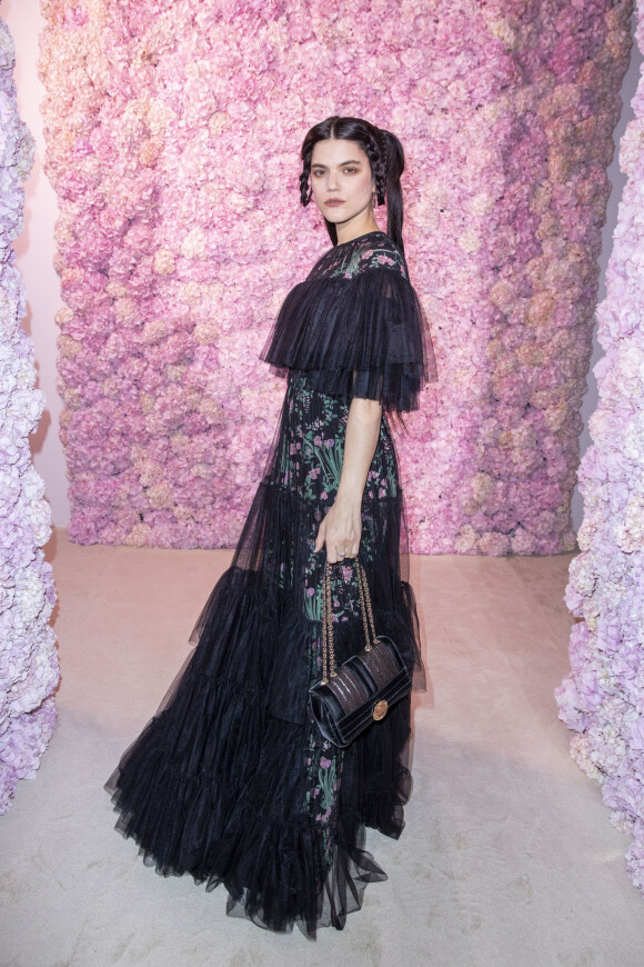 Soko (Stéphanie Sokolinski) assiste au défilé Giambattista Valli, collection prêt-à-porter Automne/Hiver 2020-2021 lors de la Fashion Week à Paris, le 2 mars 2020. © Olivier Borde / Bestimage © Olivier Borde / Bestimage