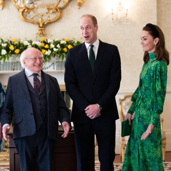 Le président irlandais Michael D.Higgins et sa femme Sabina Coyne, reçoivent le prince William, duc de Cambridge, et Catherine (Kate) Middleton, duchesse de Cambridge, à la résidence présidentielle officielle Aras an Uachtarain à Dublin, Irlande, le 3 mars 2020, pour une visite officielle de 3 jours.