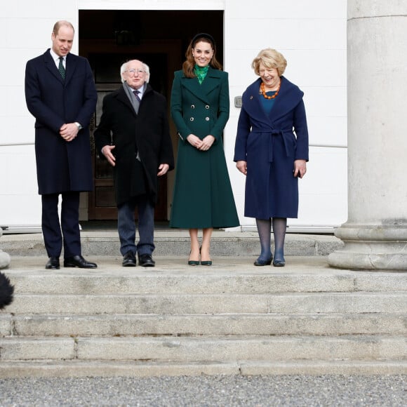 Le président irlandais Michael D.Higgins et sa femme Sabina Coyne, reçoivent le prince William, duc de Cambridge, et Catherine (Kate) Middleton, duchesse de Cambridge, à la résidence présidentielle officielle Aras an Uachtarain à Dublin, Irlande, le 3 mars 2020, pour une visite officielle de 3 jours.