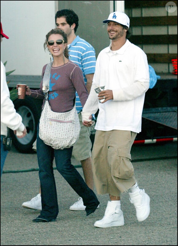 Britney Spears et Kevin Federline rendent visite à la soeur de Britney sur le tournage d'un film à Malibu. Le 8 novembre 2004.