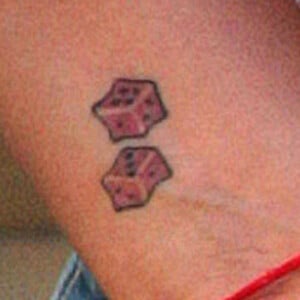 Tatouage de Britney Spears. Los Angeles. Le 2 septembre 2004. @PCN/ABACAPRESS.COM