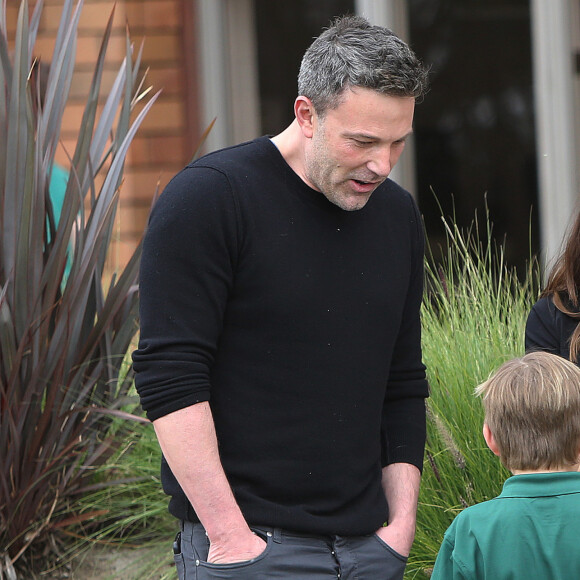 Jennifer Garner et Ben Affleck accompagnent leur fils Samuel à une fête d'anniversaire dans le quartier de Brentwood à Los Angeles, le 27 février 2020.