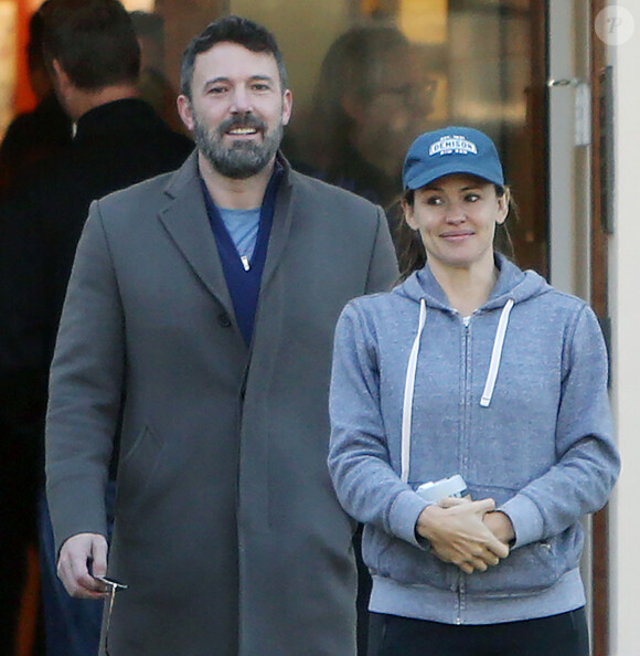 Ben Affleck et Jennifer Garner accompagnent ensemble leur fils à l'école à Los Angeles, le 31 octobre 2019.