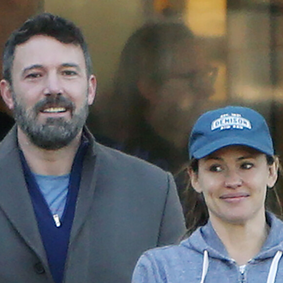Ben Affleck et Jennifer Garner accompagnent ensemble leur fils à l'école à Los Angeles, le 31 octobre 2019.