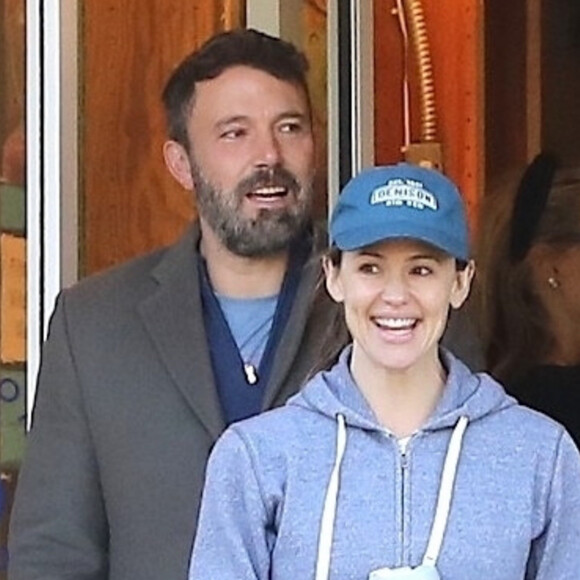Ben Affleck et Jennifer Garner accompagnent ensemble leur fils à l'école à Los Angeles, le 31 octobre 2019.