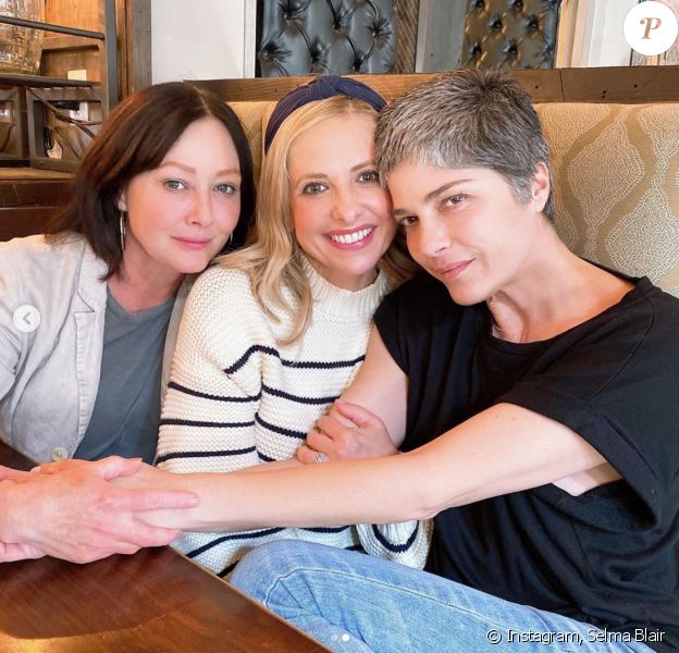 Shannon Doherty, Sarah Michelle Gellar et Selma Blair déjeunent ensemble. Mars 2020.