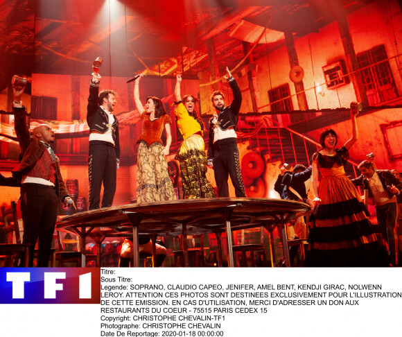 Soprano, Claudio Capéo, Jenifer, Amel Bent, Kendji Girac et Nolwenn Leroy. Photo officielle du concert des Enfoirés 2020 "Le Pari(s) des Enfoirés" à l'AccorHotels Arena à Paris. Il sera diffusé sur TF1 le 6 mars 2020.