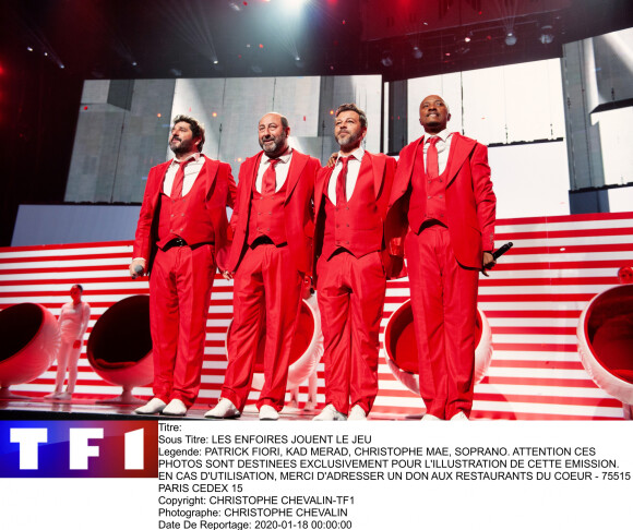 Patrick Fiori, Kad Merad, Christophe Maé et Soprano. Photo officielle du concert des Enfoirés 2020 "Le Pari(s) des Enfoirés" à l'AccorHotels Arena à Paris. Il sera diffusé sur TF1 le 6 mars 2020.