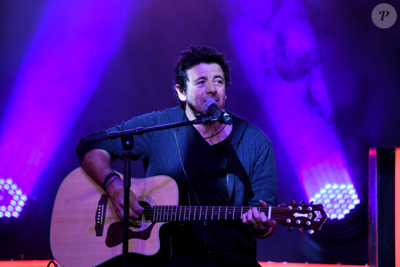 Exclusif - Patrick Bruel - 8ème gala de l'association "Les Rois du Monde" avec un plateau d'artistes et une vente aux enchères au profit des enfants défavorisés, orphelins et hospitalisés, suivi d'une soirée dansante à la Salle Wagram à Paris, le 2 mars 2020. Le lancement de la traditionnelle vente caritative d'oeuvres d'artistes contemporains les plus prisés du moment a été bousculé avec la mise aux enchères spontanée de la guitare de Patrick Bruel, faisant s'envoler les dons. La suite de la vente s'est déroulée dans une ambiance électrique, avec pour commissaire-priseur C. Hanouna, soutien de la première heure des Rois du Monde. Enfin, l'association a annoncé hier soir son implication de plus en plus forte à l'international, les actions à venir pour l'année 2020, et la sortie du livre de la présidente Stéphanie Robert : "Solide et solidaire. Les Rois du Monde s'engagent aujourd'hui d'avantage à l'international et oeuvrent en faveur du financement de programmes locaux axés sur l'éducation, la santé, l'alimentation, le développement durable et les droits des enfants. Une ambition toujours plus forte pour l'association qui se mobilise chaque jour, grâce aux dons et à ses partenaires, mécènes et personnalités, pour rendre meilleure la vie des enfants défavorisés. © Cyril Moreau-Rachid Bellak/Bestimage