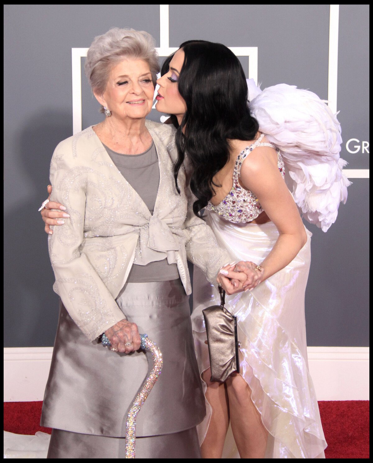 Photo Katy Perry et sa grandmère aux Grammy Awards, le 13 février