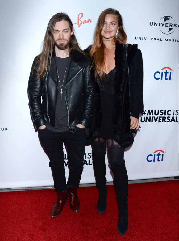 Tom Payne et sa fiancée Jennifer Akerman au Universal Music Group's 2019 After Party à The Row, Los Angeles, le 10 février 2019