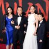 Donnie Yen avec sa femme Cissy Wang et ses enfants Jasmine et James assistent à l'avant-première de Mulan au théâtre El Capitan, à Hollywood. Los Angeles, le 9 mars 2020.