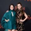 Les sœurs Laura Marano et Vanessa Marano assistent à l'avant-première de Mulan au théâtre El Capitan, à Hollywood. Los Angeles, le 9 mars 2020.
