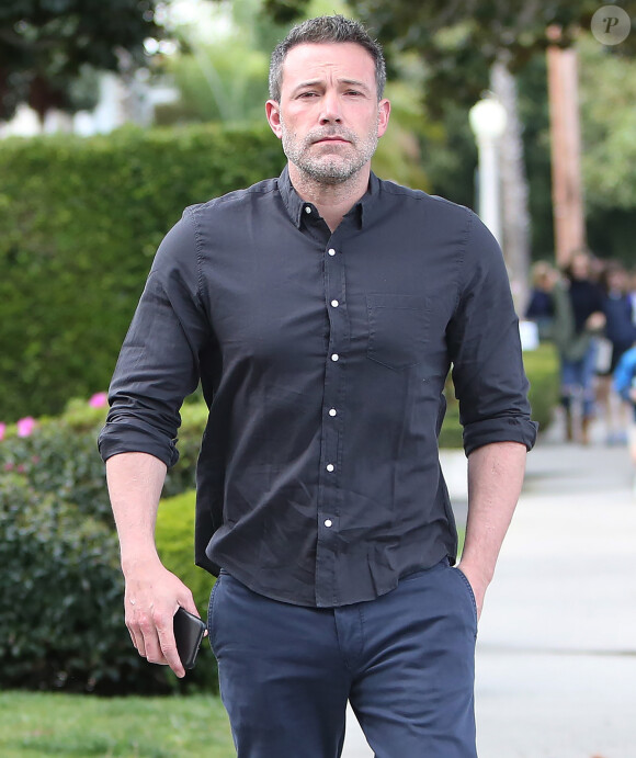 Ben Affleck se promène dans les rues de Los Angeles le 3 mars 2020.