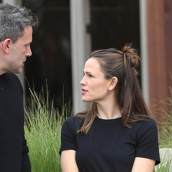 Jennifer Garner et Ben Affleck accompagnent leur fils Samuel à une fête d'anniversaire dans le quartier de Brentwood à Los Angeles, le 27 février 2020