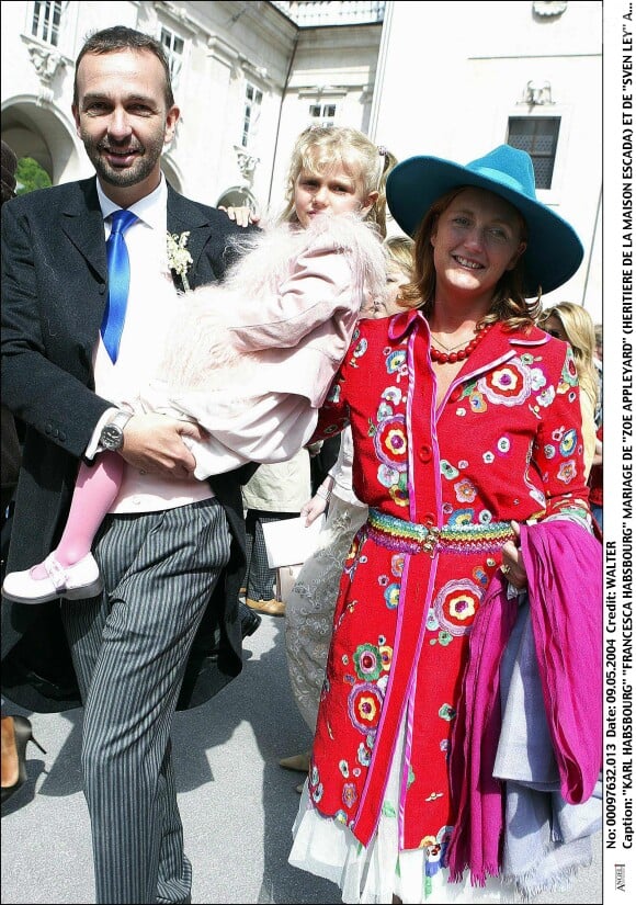 Karl de Habsbourg-Lorraine et la baronne Francesca en 2004 au mariage de Zoe Appleyard et de Sven Ley à Salzbourg.