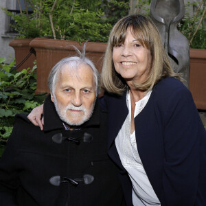 Exclusif - Jean-Jacques Debout et sa femme Chantal Goya - Vernissage de l'exposition Jean-Jacques Debout à l'Atelier Véron à Paris le 13 juin 2019. © Cédric Perrin/Bestimage