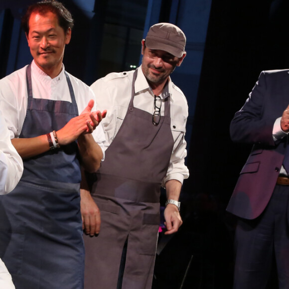 Exclusif - Les chefs Arnaud Lallement, Anne-Sophie Pic, Sang Hoon Degeimbre et Paul Pairet avec David Sinapian (le mari du chef Anne-Sophie Pic) à la 1ère édition des "Plumes d'Or du Vin et de la Gastronomie" au Pavillon Vendôme à Paris.