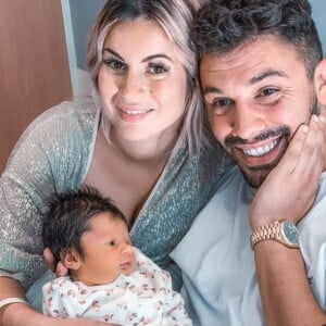 Carla Moreau et Kevin Guedj des "Marseillais" avec leur fille Ruby, Instagram, photo du 16 octobre 2019