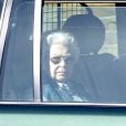 La reine Elisabeth II d'Angleterre quitte le château de Windsor en voiture après un déjeuner pour se rendre au palais de Buckingham le 16 mars 2020.