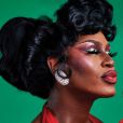 La campagne de fin d'année de la marque canadienne de cosmétiques Lush avec des drag queens comme modeles  Lush has tapped three of our all-time favorite RuPaul's Drag Race stars, Shea Couleé, Kim Chi and Detox, to create looks inspired by the Holiday 2018 range. From bright and bold bath bombs, to sultry shower gels, each queen interpreted the collection in their own ways. Lush has tapped three of our all-time favorite RuPaul&x2019;s Drag Race stars, Shea Couleé, Kim Chi and Detox, to create looks inspired by the Holiday 2018 range. From bright and bold bath bombs, to sultry shower gels, each queen interpreted the collection in their own ways.03/11/2018 - Montreal