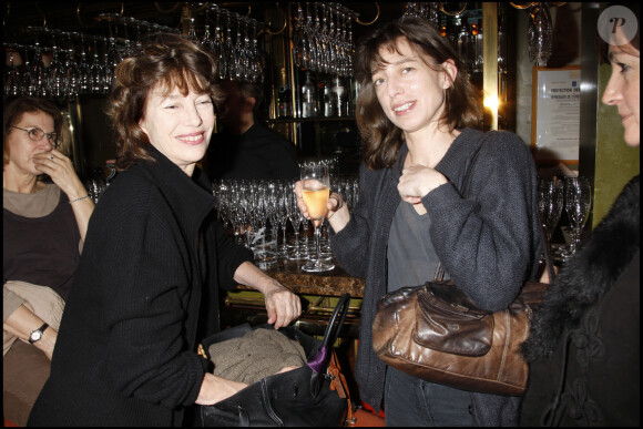 Jane Birkin et Kate Barry - Soirée de lancement de la nouvelle collection Lee Cooper créé par Lou Doillon. Restaurant La Pérouse de Paris. Le 2 mars 2008.