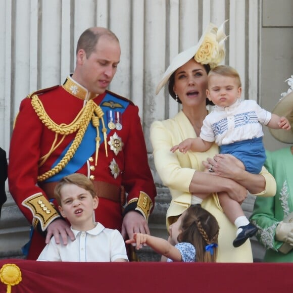 Le prince William, la duchesse Catherine de Cambridge et leurs enfants le prince George de Cambridge, la princesse Charlotte de Cambridge et le prince Louis de Cambridge au balcon du palais de Buckingham lors de la parade Trooping the Colour 2019, à Londres, le 8 juin 2019.