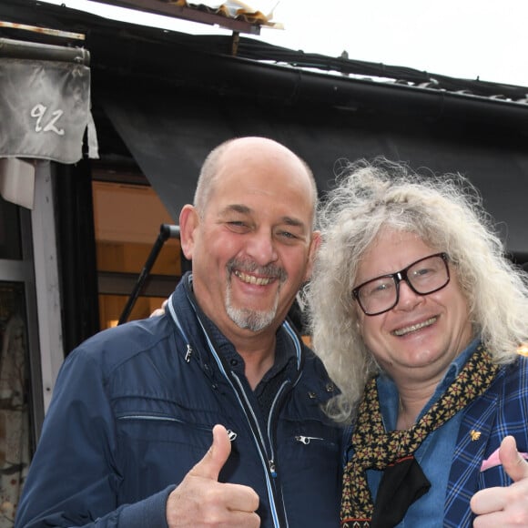 Exclusif - Bernard Dumeige et Pierre-Jean Chalençon - Vernissage "Un Marchand Un Artiste" à Biron, à Dauphine !" aux Puces de Paris à Saint-Ouen le 16 mai 2019.© Coadic Guirec/Bestimage