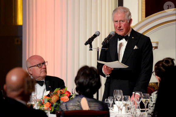 Le prince Charles, prince de Galles, assiste à un dîner organisé au profit des pompiers australiens à Londres, le 12 mars 2020.