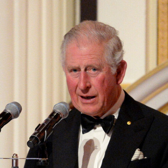 Le prince Charles, prince de Galles, assiste à un dîner organisé au profit des pompiers australiens à Londres, le 12 mars 2020.