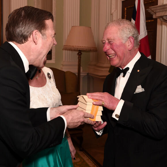 Le lord-maire de Londres, William Russell et le prince Charles, prince de Galles - Le prince Charles, prince de Galles, assiste à un dîner organisé au profit des pompiers australiens à Londres, le 12 mars 2020.